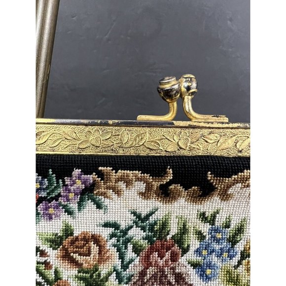 Vtg Tapestry Petit Point Handbag Embroidered Kiss Clasp Ornate Gold Frame Chain - Picture 12 of 12